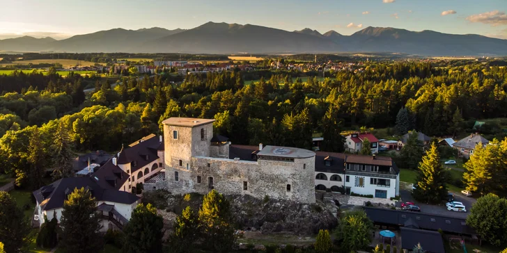 Pokojné romantické prostredie Chateau GrandCastle**** s výhľadom na majestátne Tatry