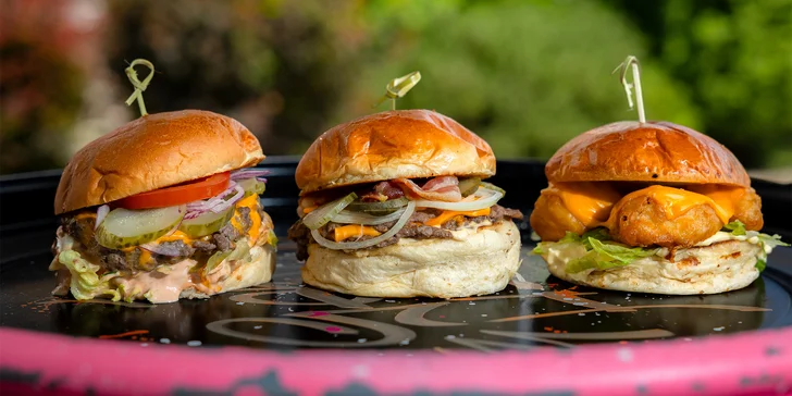 Poctivý street food: burgre s hranolčekmi a omáčkou podla vlastného výberu