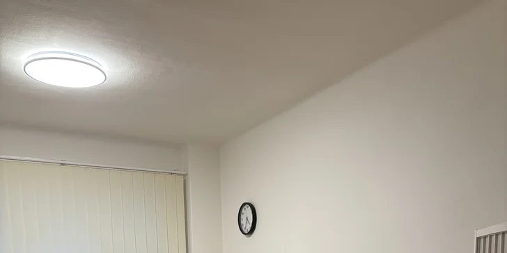 Studio najdete cca 3 minuty od náměstí Jiřího z Poděbrad.