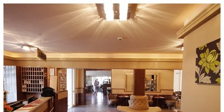 Panoráma Wellness Apartnam Hotel**** vás privíta príjemnou rodinnou atmosférou a komfortným zariadením. Nájdete ho v príjemnom prostredí len 400 metrov od miestnych kúpeľov.