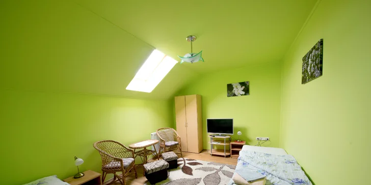 Pokud vám nevadí kout na vaření sdílet, je tady pro vás apartmán Slunečnice nebo pokoj Jablonka.