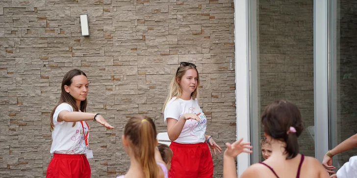 Program je nabitý, vaše ratolesti čakajú športové súťaže, aktivity na ihrisku, pečenie koláčikov, disco, olympiáda aj výlet piešťanským vláčikom.