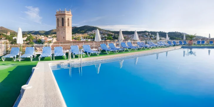 Letecky do Španělska: 3* hotel Merce na Costa Brava, polopenze a střešní bazén
