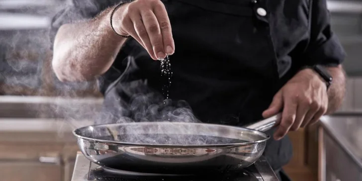 Jednou během pobytu můžete navštívit à la carte restauraci. Je tu italská a burger & steak house. 