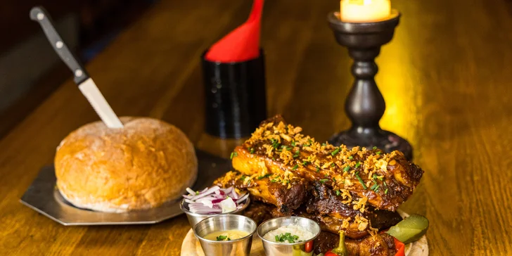 V samém srdci Prahy vás čeká nejen poctivá česká kuchyně, ale i pokrmy moderní gastronomie.