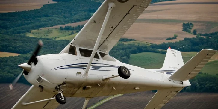 Vzhůru se vznesete ve 4místném letounu Cessna 172R.