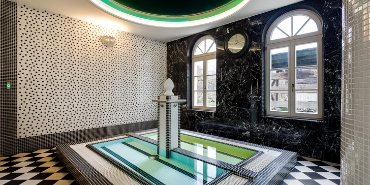 Bazén a vířivka i sauna jsou vám k dispozici každý den. 
