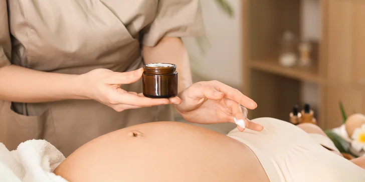 Komplexná terapia jazvy po cisárskom reze využíva jemné manuálne techniky na podporu správneho hojenia tkaniva.
