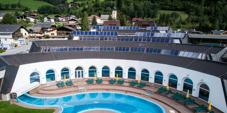 Ve městě jsou dvoje termální lázně. Toto jsou termály Römerbad, které se nachází pouze 250m od vašeho hotelu. 