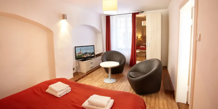 Moderní apartmány vytváří svým stylem zajímavý kontrast s historickým centrem města. 