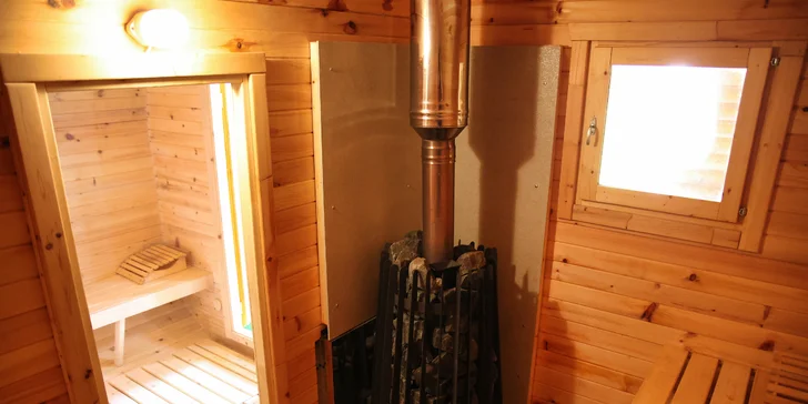 V rámci pobytu si užijete dvojhodinový oddych v saune a vírivke.
