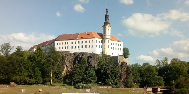 Po cestě uvidíte také děčínský zámek.