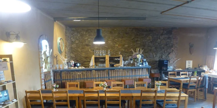 V penzióne pre vás každé ráno pripravia raňajky s obloženým tanierom aj teplými nápojmi.