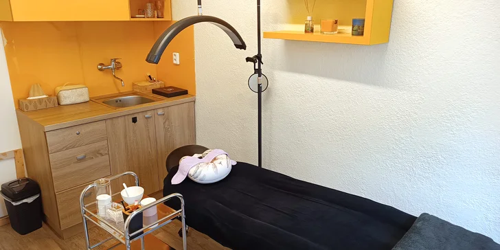 Na výběr máte základní či relaxační kosmetické ošetření a také péči o problematickou pleť. 
