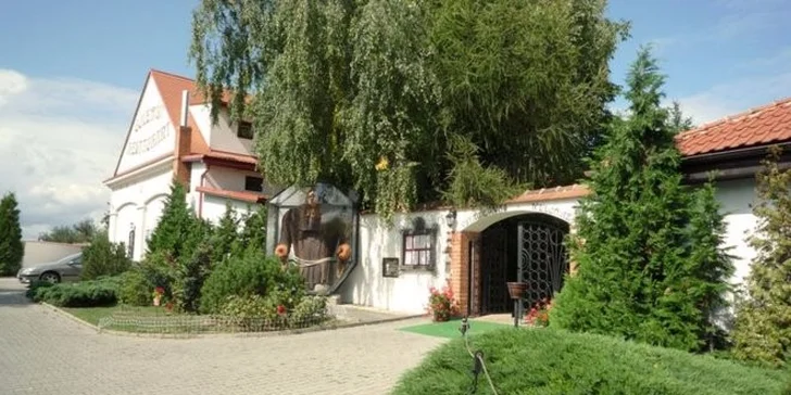 Hotel se nachází v Praze 8 v dobře dostupné lokalitě.