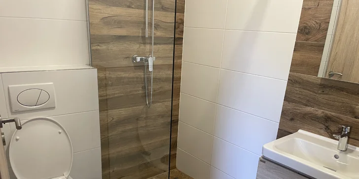 Samozřejmostí je moderní koupelna.