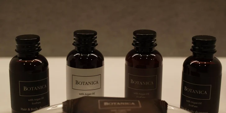 Můžete cestovat nalehko, připravená je kosmetika Botanica. 