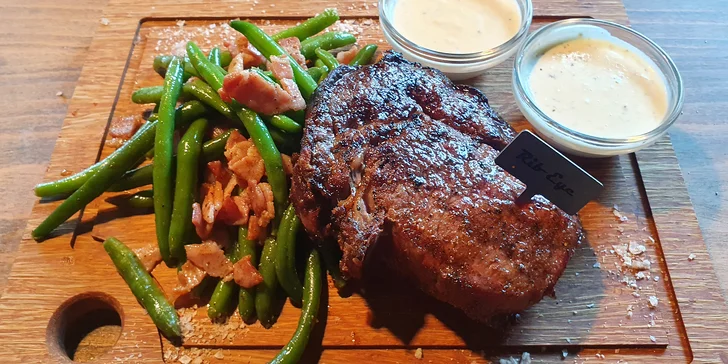 Pořádná porce kvalitního masa: 300g stařený rib eye steak pro 1 i 2