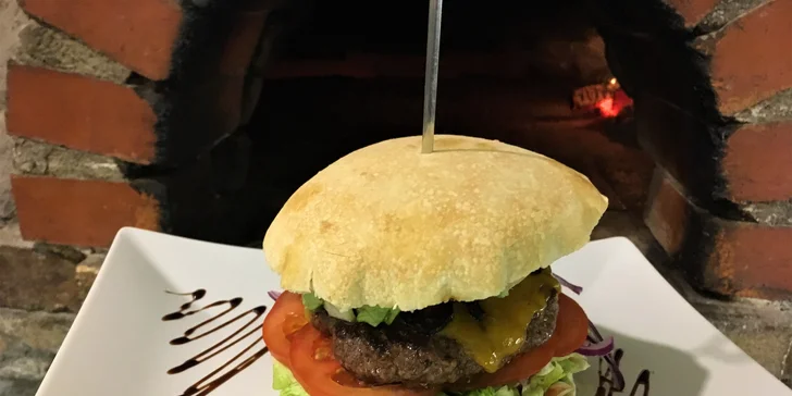 Nechte si dovézt 1 nebo 2 burgery dle své chuti.