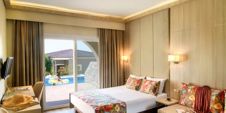 Vaším domovem se na ostrově stane letovisko Potos a v něm hotel Alexandra Beach****. 