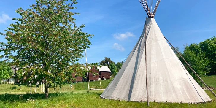 Indiánské teepee uprostřed Českého ráje pro celou rodinu i partu přátel