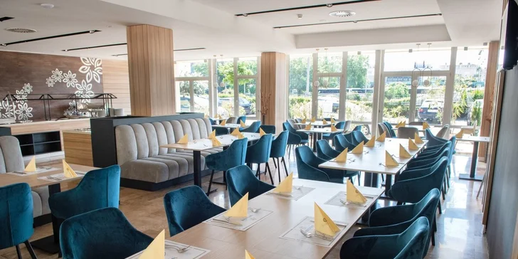 V restauraci si pochutnáte na dobrotách maďarské i mezinárodní kuchyně.