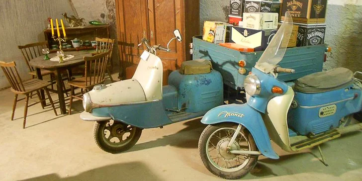 Na ploše 700 m² uvidíte zemědělské nářadí, motocykly i auta, psací stroje, telefony, televizory i vojenskou techniku.