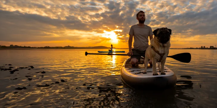 S paddleboardem vám v půjčovně Stanujnaautě.cz pronajmou kompletní příslušenství.