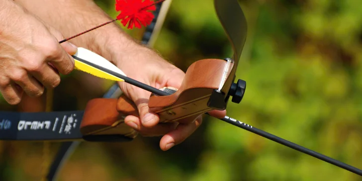 Na místě si vyzkoušíte lukostřelbu pod dohledem zkušeného instruktora. 