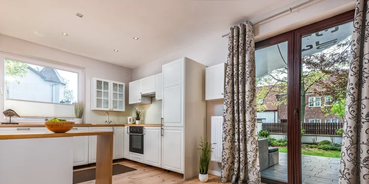 Apartmány mají kompletně vybavenou kuchyňku. 