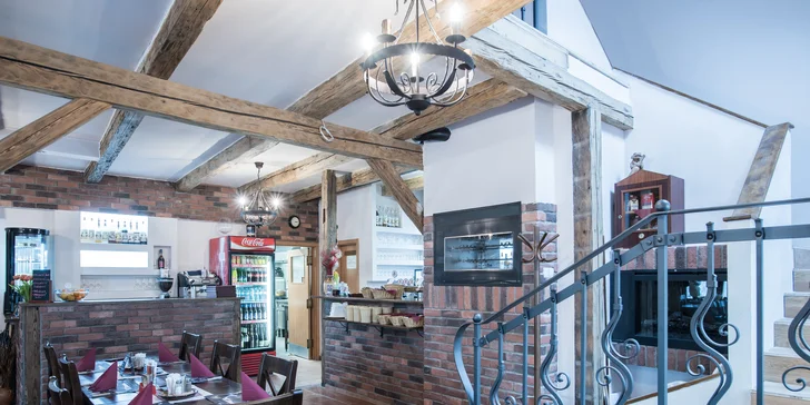 Čeká vás příjemné prostředí restaurace Pastouška.