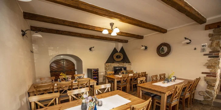 Poteší vás bohatá ponuka vín, na výčape je pivo Kozel a Pilsner Urquell.