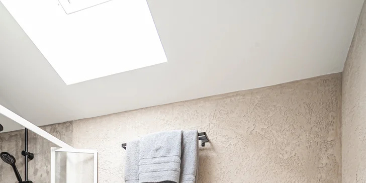 Pokud si pronajmete jen jeden apartmán, budete mít koupelnu na chodbě (ovšem jen pro sebe, nikoli sdílenou). 