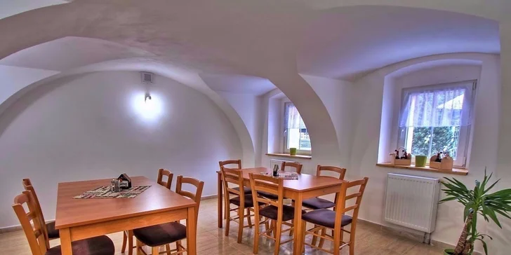 Snídaně pro vás bude připravena přímo v penzionu. Večeři si vyberete ze dvou jídel.