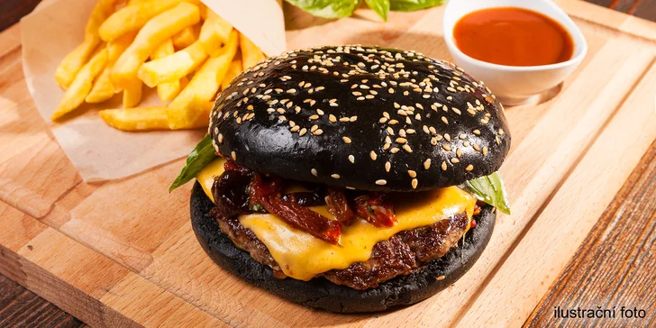 Burgermánie v Klatovech: Skvělé burgery, kuřecí stripsy, přílohy a omáčky pro dva