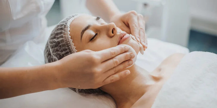 Kosmetika dle výběru: zlaté ošetření, diagnostika pleti, mezoterapie i beauty day