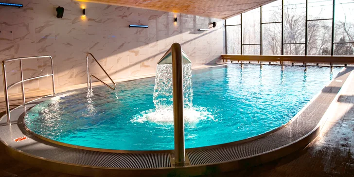 Aktivní dovolená v Krkonoších: pobyt s polopenzí, wellness a bazénem