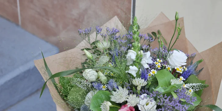 Floristka vám poradí, kde všude se dají květiny pořídit, kde hledat informace a inspiraci k další tvorbě.