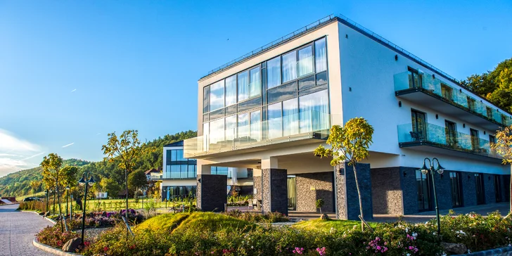 Užijete si tu špičkovú gastronómiu a nekonečný relax vo wellness centre.