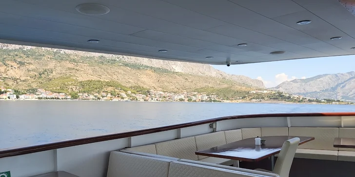 Gradina je loď o délce 39 m a je konstruována na okružní plavby po Atlantském oceánu, a tak se vyznačuje špičkovou stabilitou. 