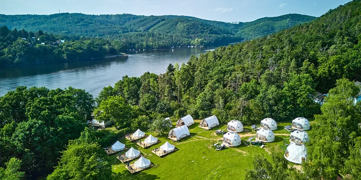 Glamping na Slapech: luxusní stany pro dva i celou rodinu, krásná lokalita přímo u přehrady