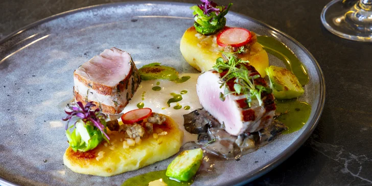 Degustační menu pro dva v restauraci U Eichlerů: husí paštika, vepřová panenka, lívance z podmáslí i nápoje