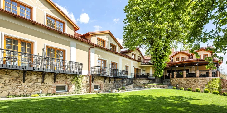 Romantika na jihu Čech: pobyt v oceňovaném hotelu s jídlem i privátním wellness či masáží