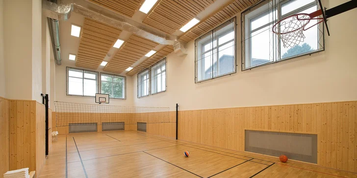 V hotelové tělocvičně si můžete zahrát různé míčové sporty.