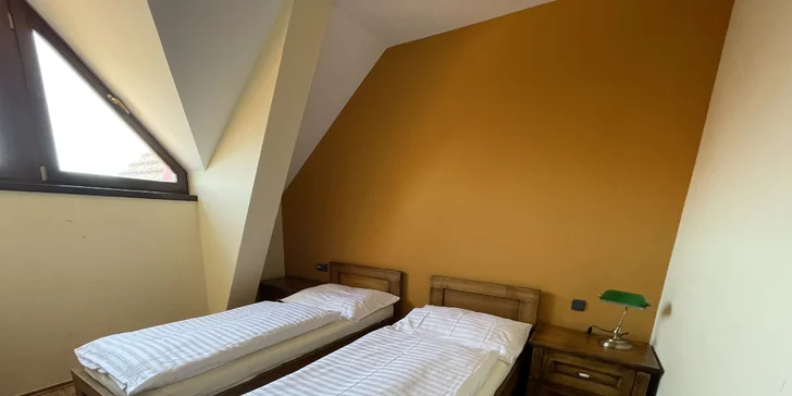 Spát budete v manželské posteli nebo na oddělených lůžkách. 