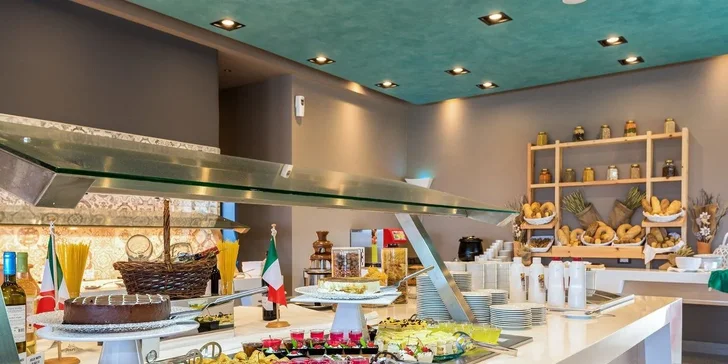 Pobyt si zpestříte večeří v à la carte restauraci.