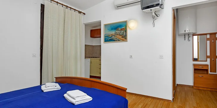 Apartmány jsou klimatizované a nechybí ani kabelová TV a připojení k Wi-Fi.
