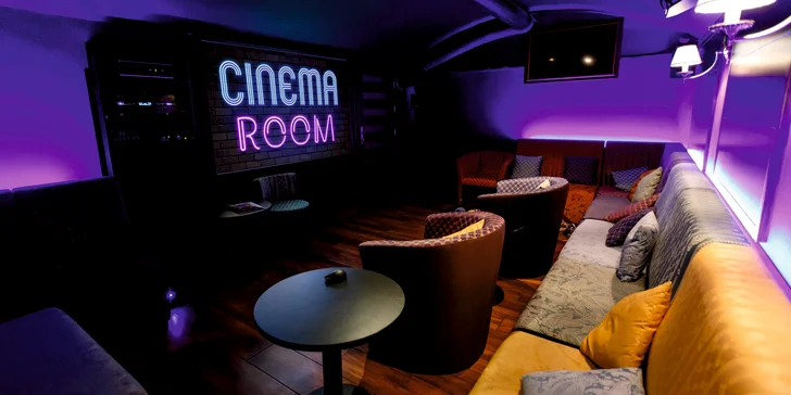 Salonek 2: Kapacita max. 23 lidí, HD projektor, karaoke.