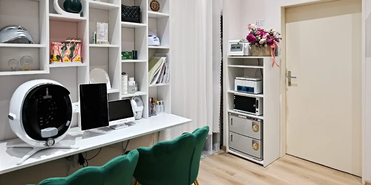 V nabídce je úprava obočí s barvením, laminace obočí či lash lifting. 