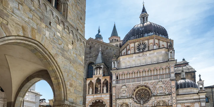 Zo zoznamu pamiatok si v Miláne budete postupne odškrtávať Kráľovský palác (v minulosti sídlo milánskej vlády), Operu La Scala, stredoveký hrad Castello Sforzesco či hlavné námestie. 